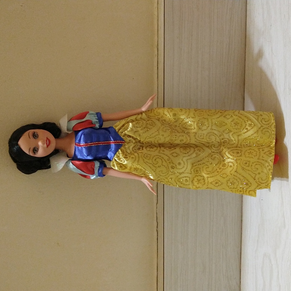 Vintage 1990's Mattel Snow White Doll Figure